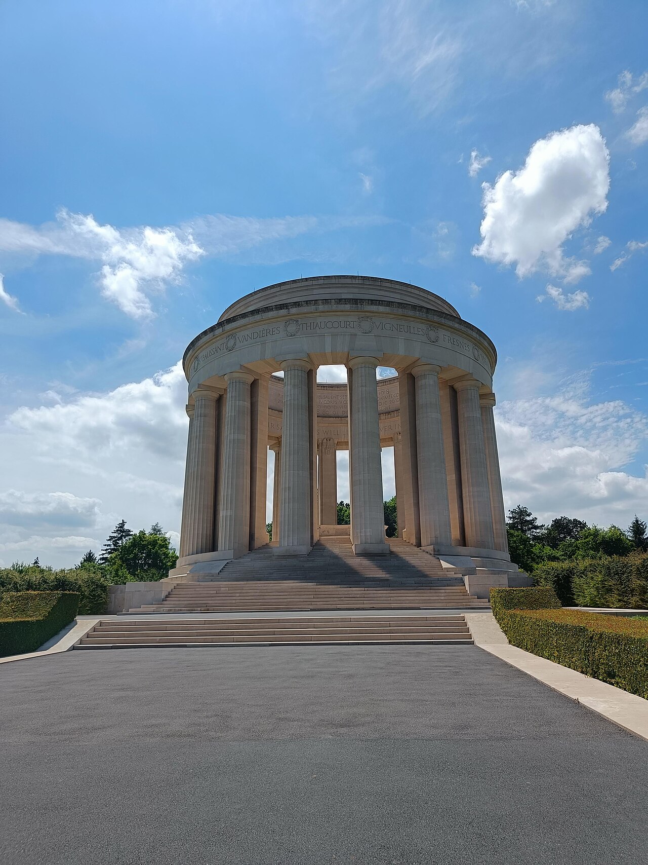 Butte de Montsec et mémorial américain
